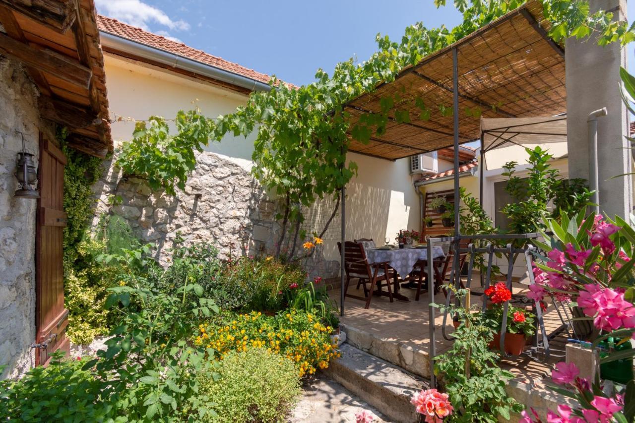 Mediterranean Terrace Apartment With Bikes & Sup Skradin Exterior foto