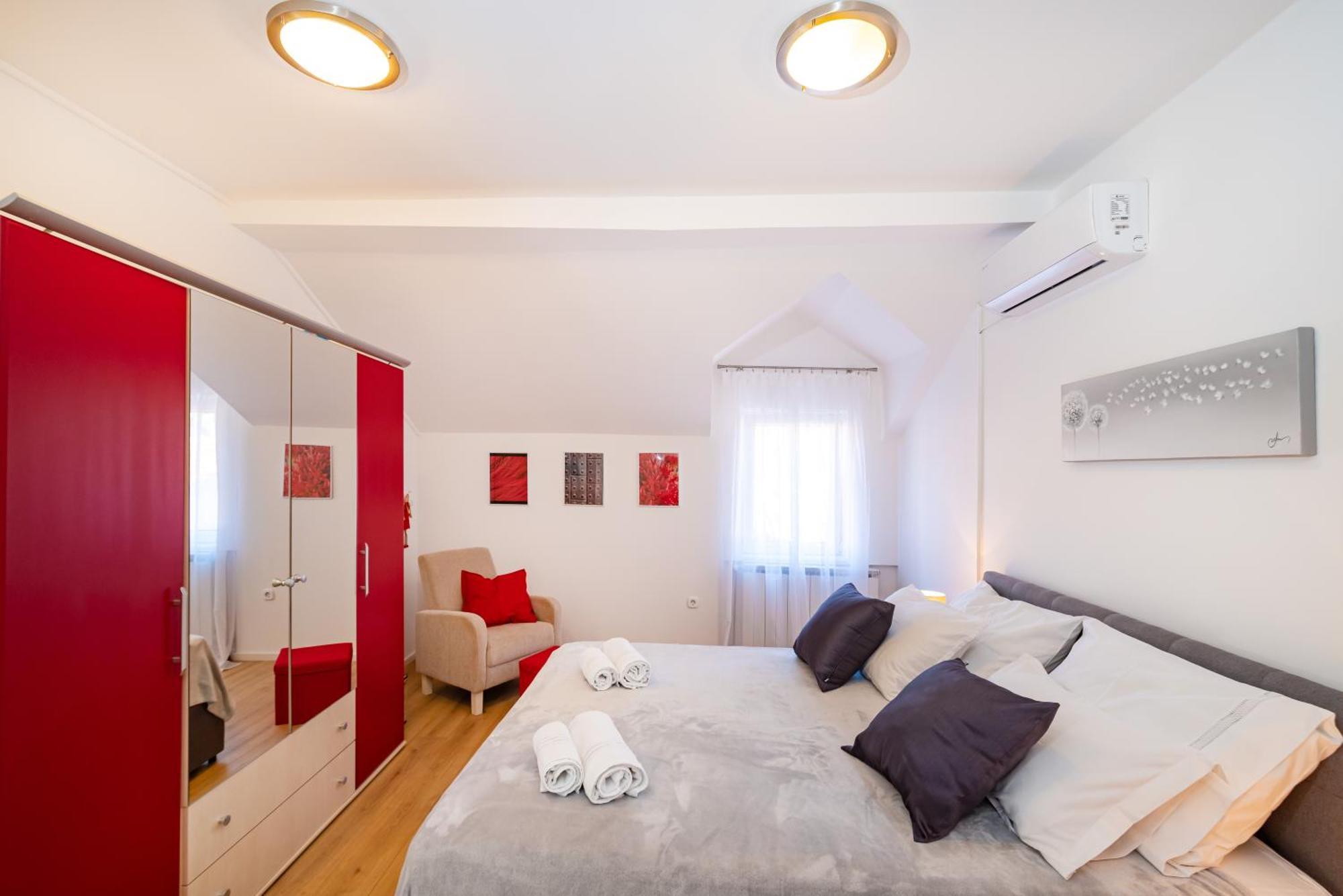 Mediterranean Terrace Apartment With Bikes & Sup Skradin Exterior foto
