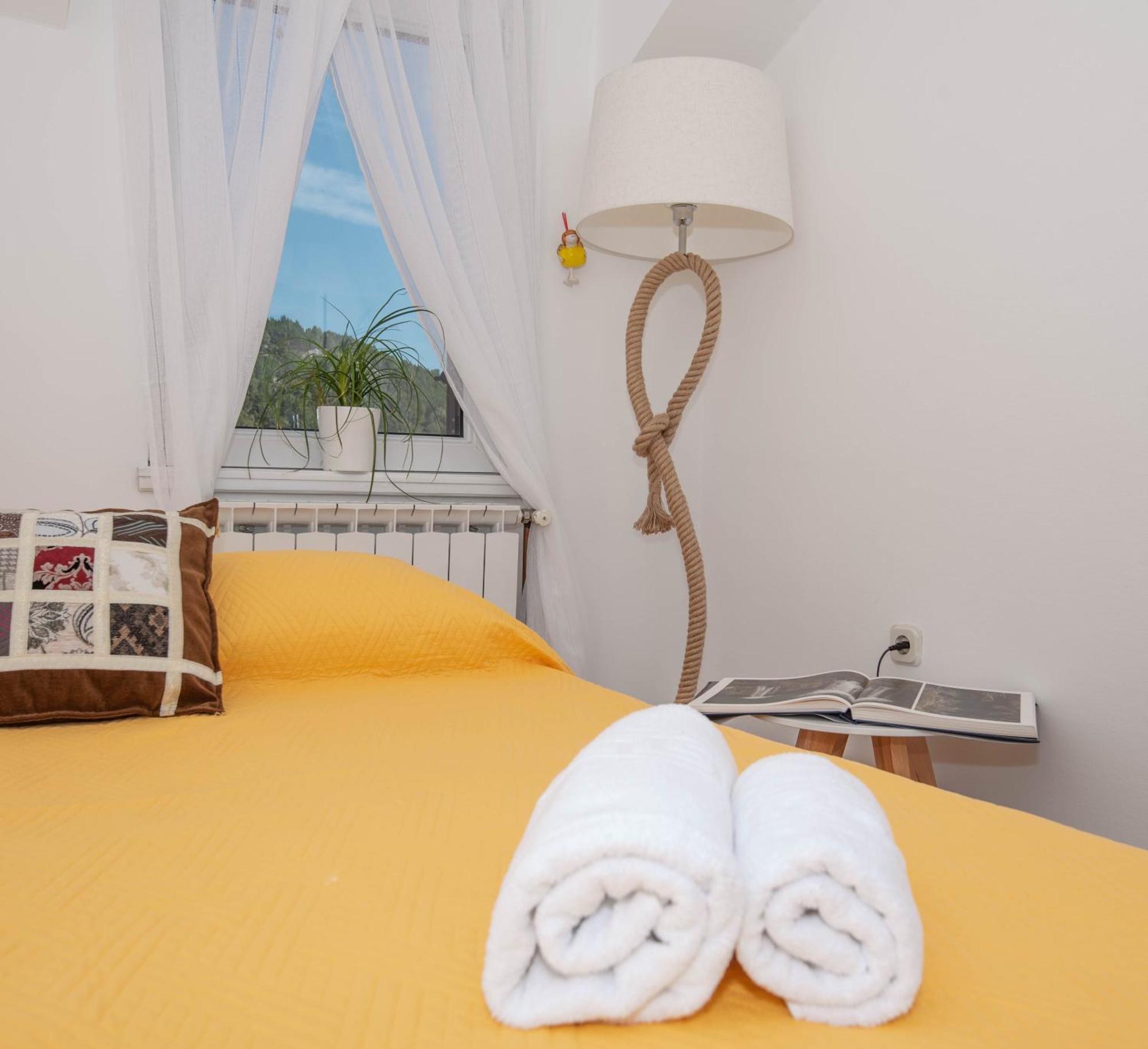 Mediterranean Terrace Apartment With Bikes & Sup Skradin Exterior foto