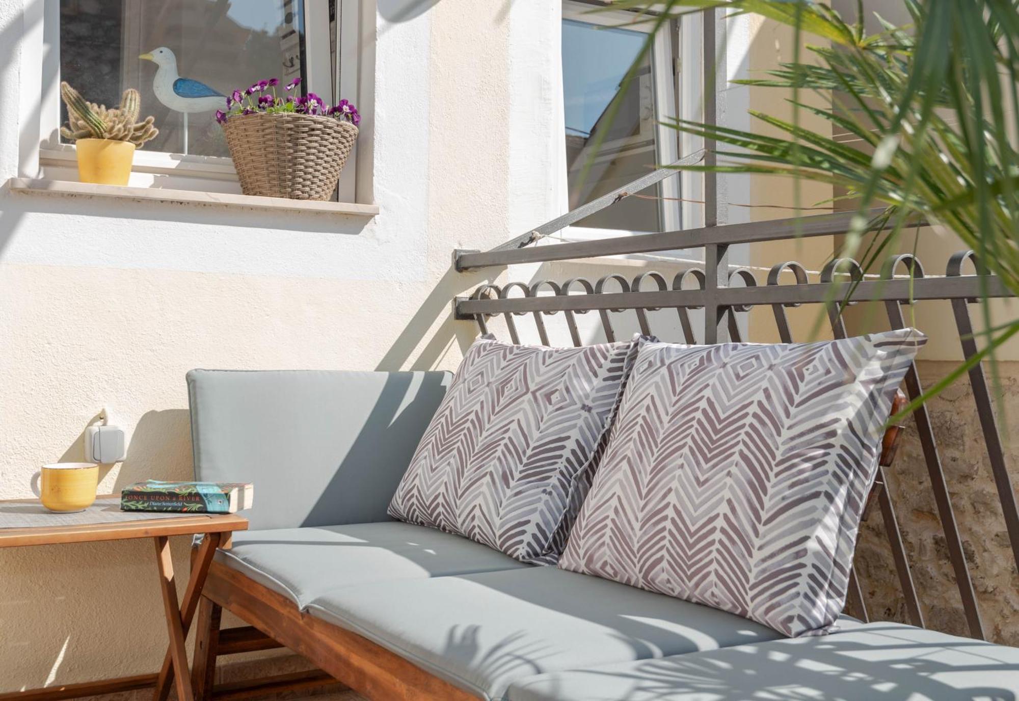 Mediterranean Terrace Apartment With Bikes & Sup Skradin Exterior foto